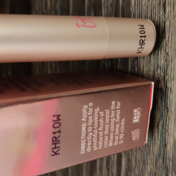 IT Cometics Je Ne Sais Quoi Hydrating Color Lip Serum YourPerfectPink New In Box - Picture 6 of 6